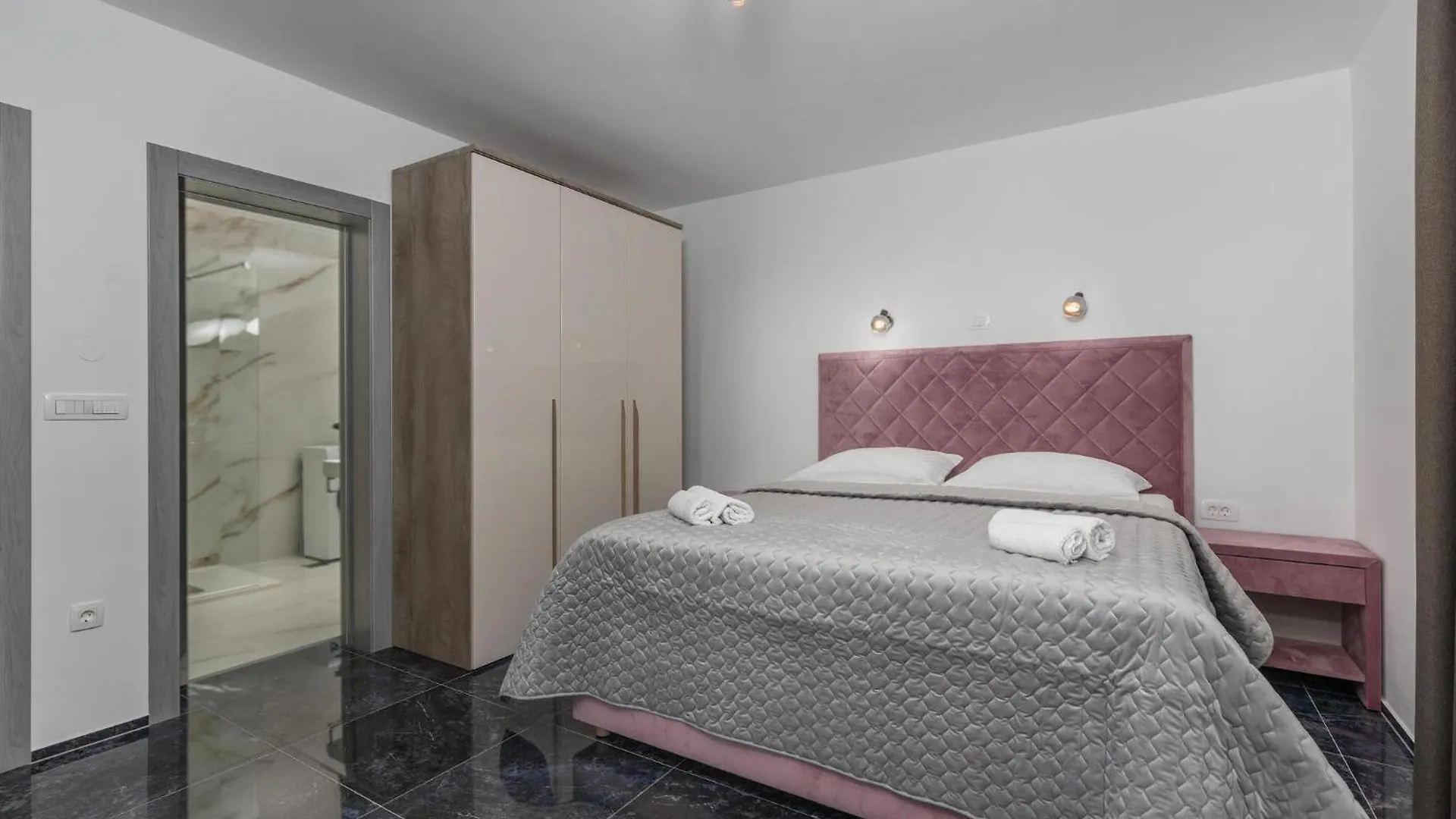 Lovely Apartment In Lovran With House Sea View Croácia